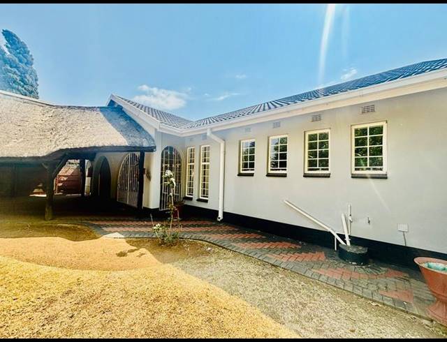 3 BEDROOM HOUSE FOR SALE IN VANDERBIJLPARK CE 3